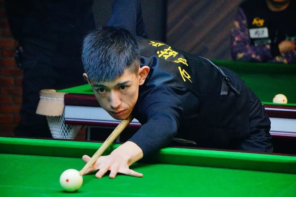 杨和科林斯 杨和科林斯